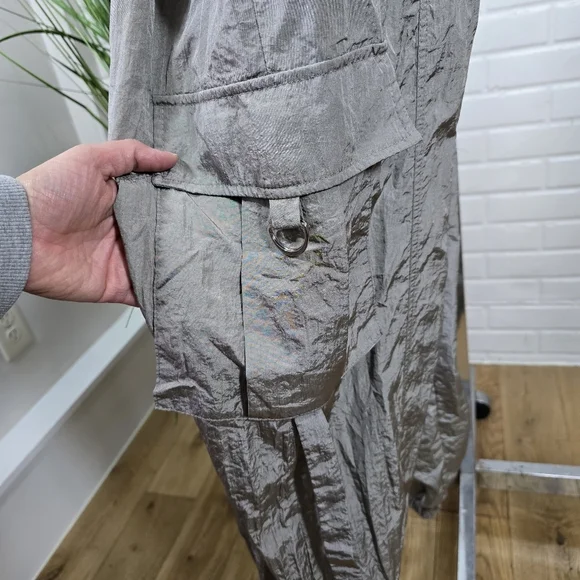 Forever 21 Gray Halographic Sleeveless Cargo Jumpsuit Size Large - Picture 14 of 16